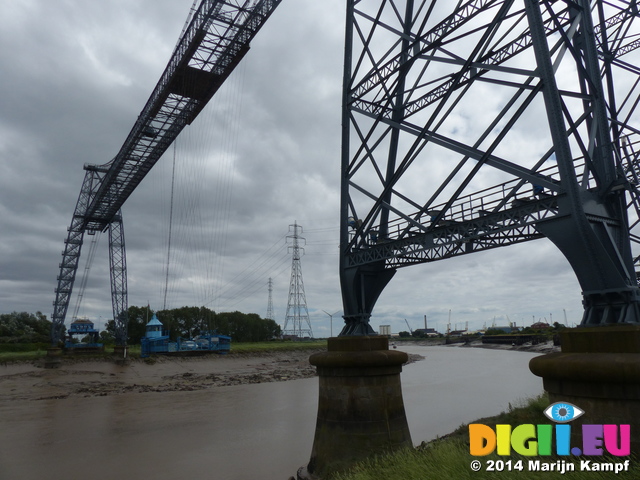 FZ006399 Newport Transporter bridge